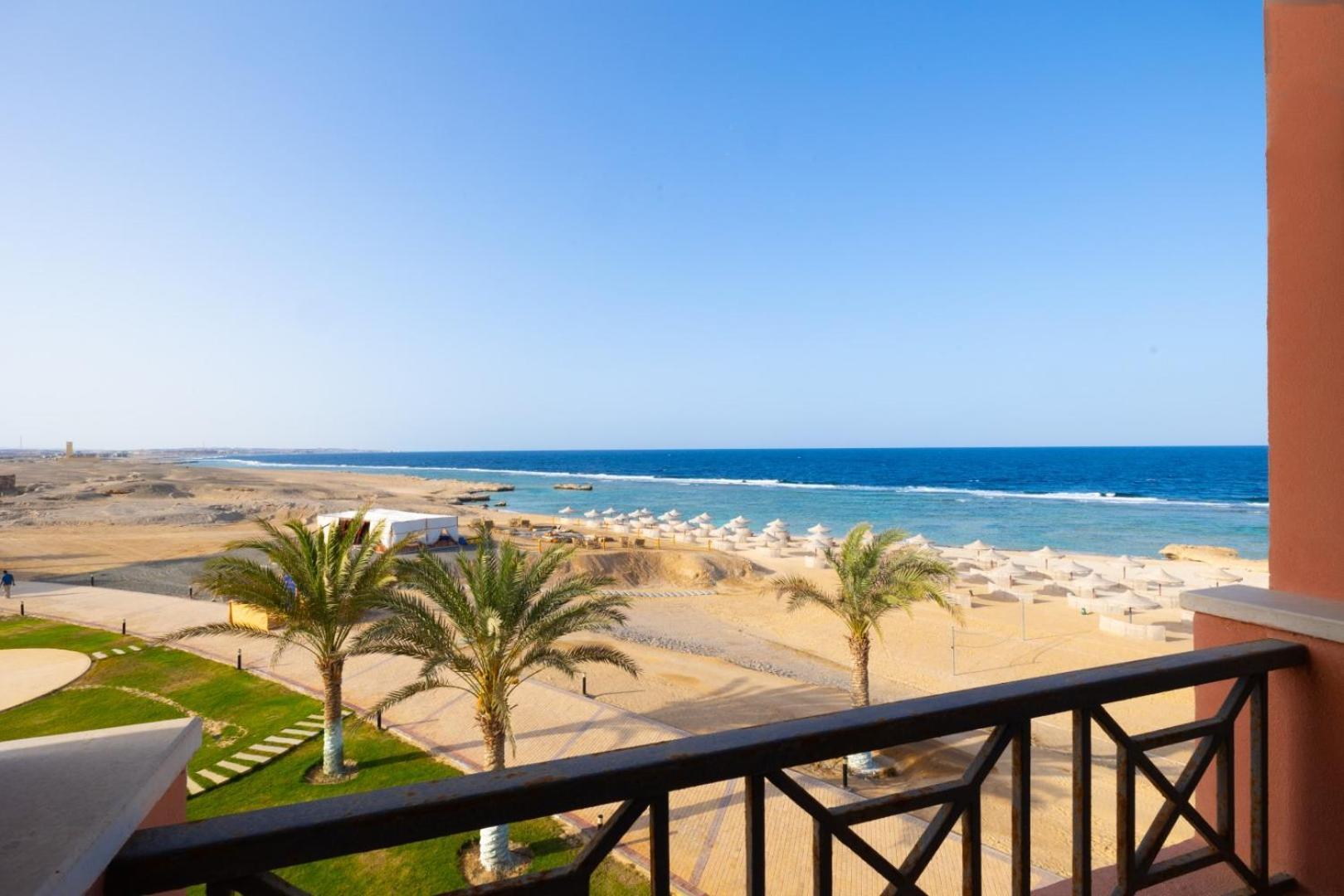 Oyster Bay Beach Resort Abu Dabab Exterior foto